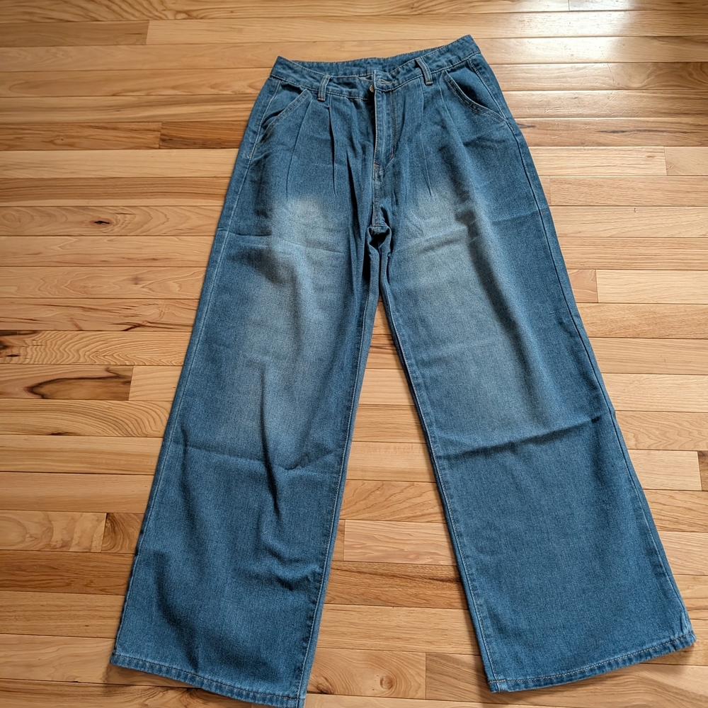 Vintage Style High-Rise Wide Leg Jeans in Medium Blue Wash